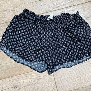 Maternity shorts